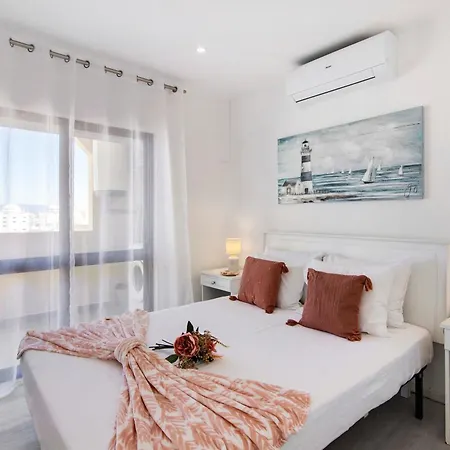 Penthouse Paradise - Da Rocha *