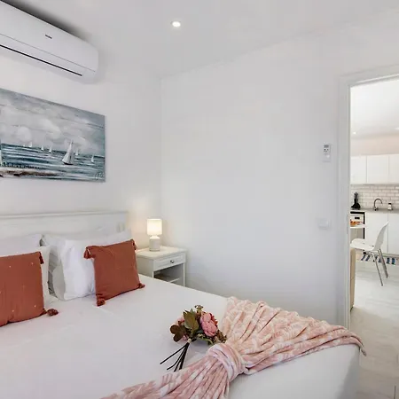 Penthouse Paradise - Da Rocha