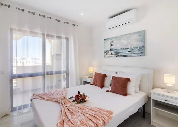 Penthouse Paradise - Da Rocha *